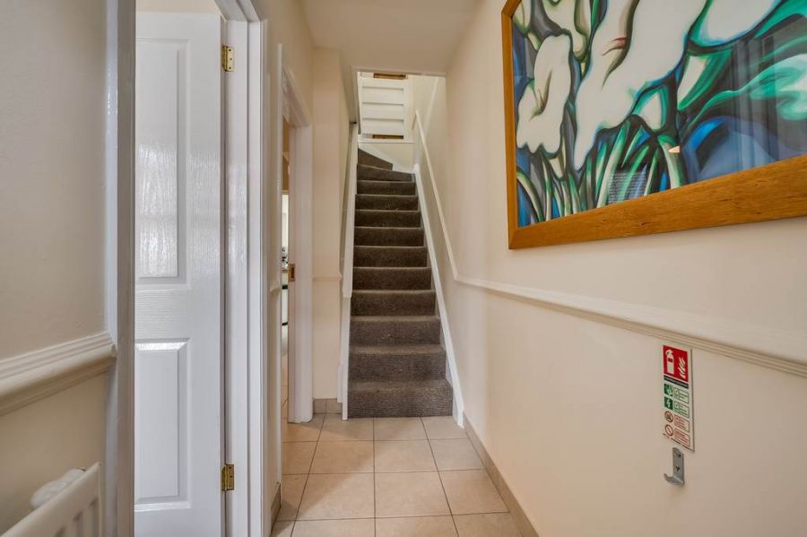 65 Sandhurst Gardens