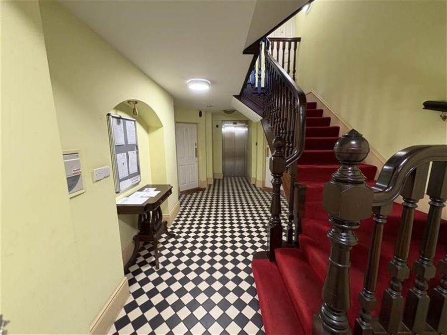 Apt 3 36 Wellington Park