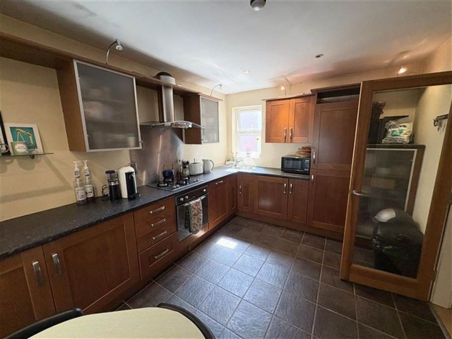 Apt 3 36 Wellington Park