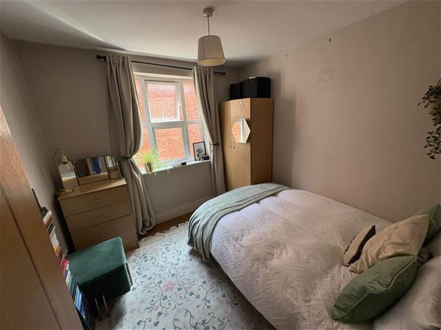 Apt 3 36 Wellington Park