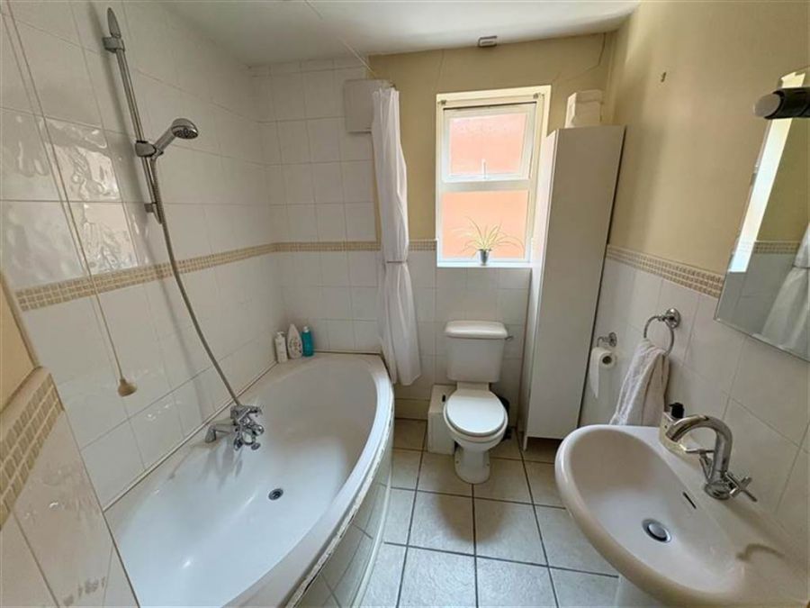 Apt 3 36 Wellington Park