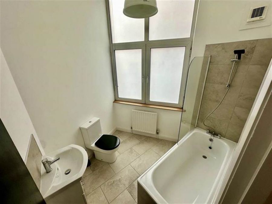 001 Somerset Studios