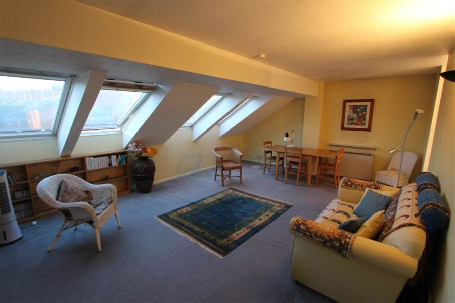 Apt 9 Colenso Court