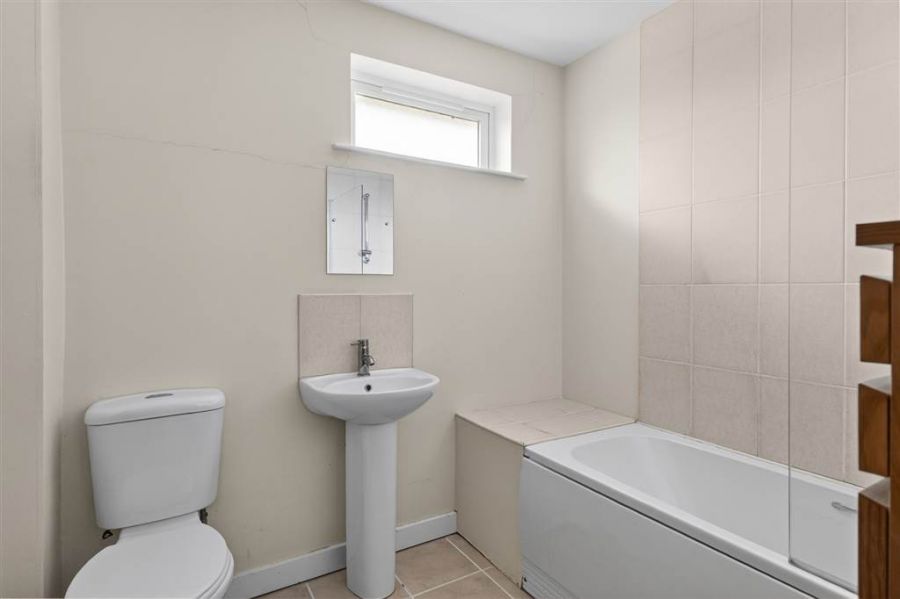 Apt 8 Merrion Hall