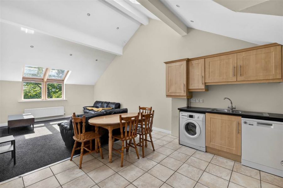 Apt 8 Merrion Hall