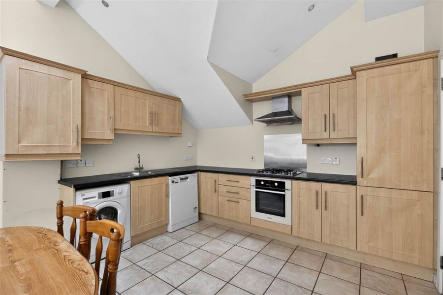 Apt 8 Merrion Hall