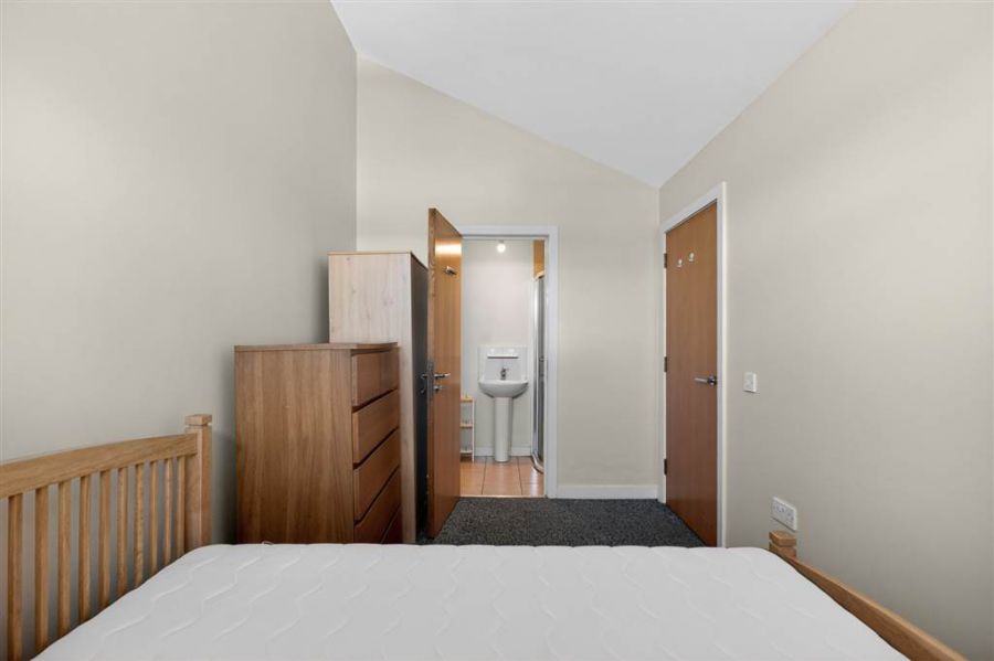 Apt 8 Merrion Hall