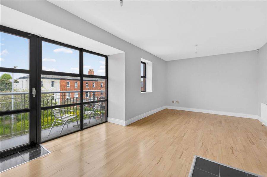 Osborne Building, Apt 4  717 Lisburn Road