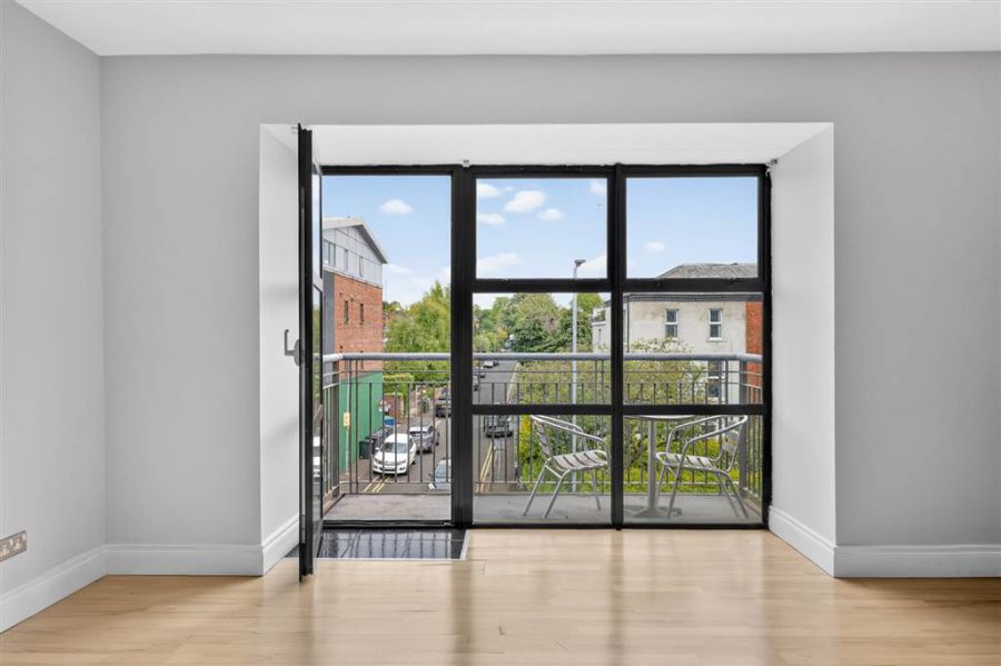 Osborne Building, Apt 4  717 Lisburn Road