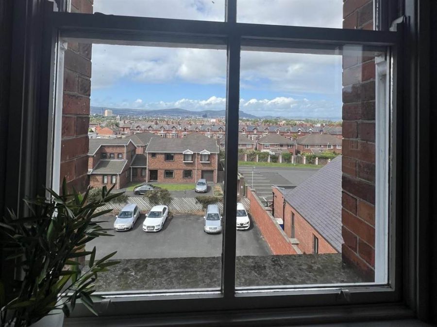 Apt 37 48 Rossmore Drive