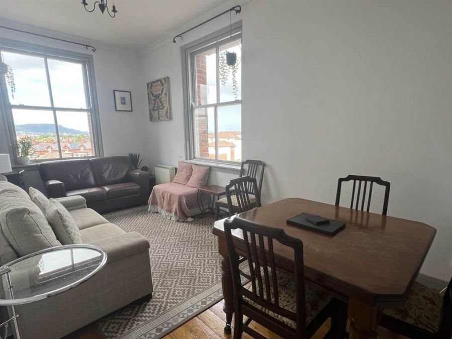 Apt 37 48 Rossmore Drive