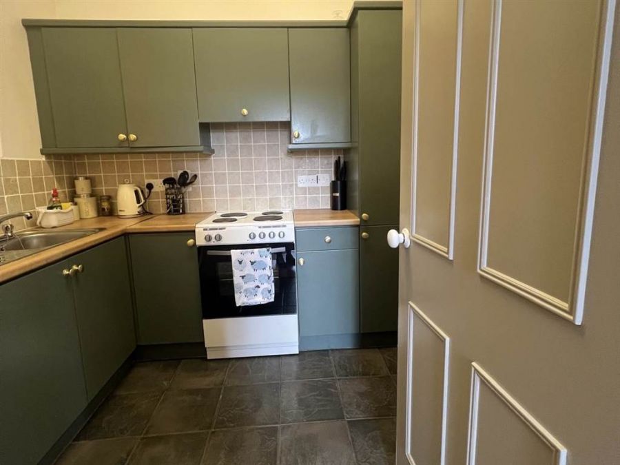 Apt 37 48 Rossmore Drive