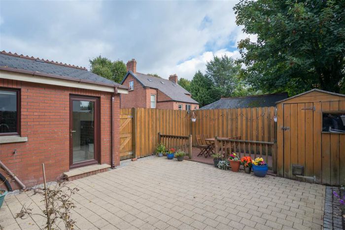 694b Ravenhill Road