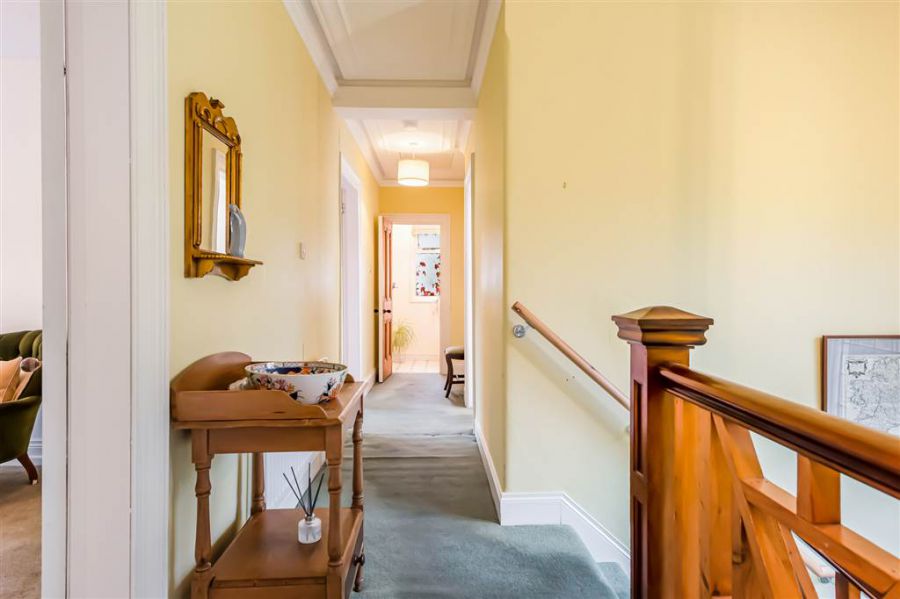 21 Myrtlefield Park