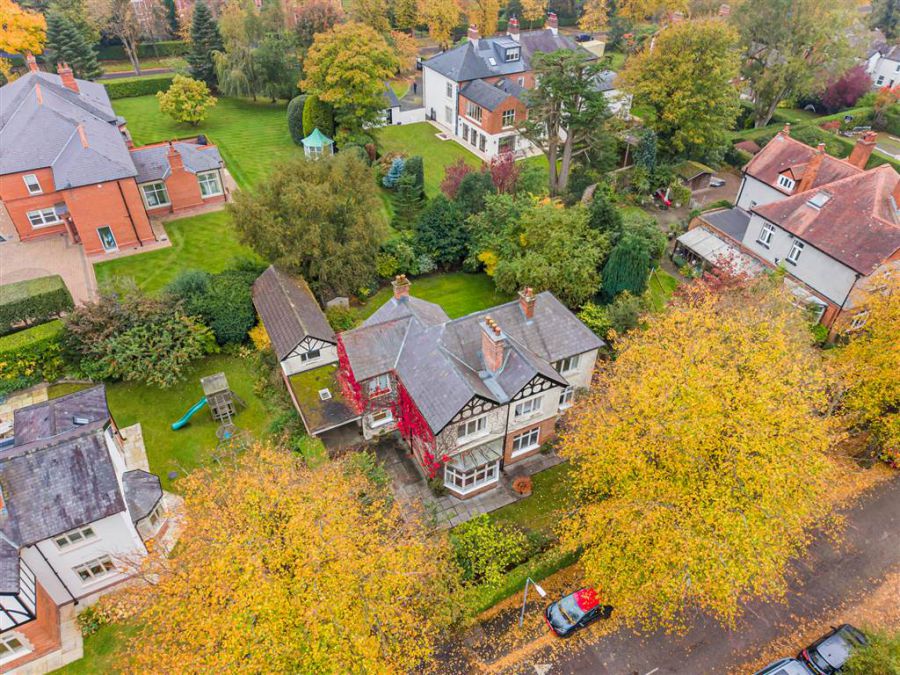 21 Myrtlefield Park