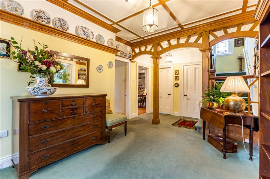 21 Myrtlefield Park