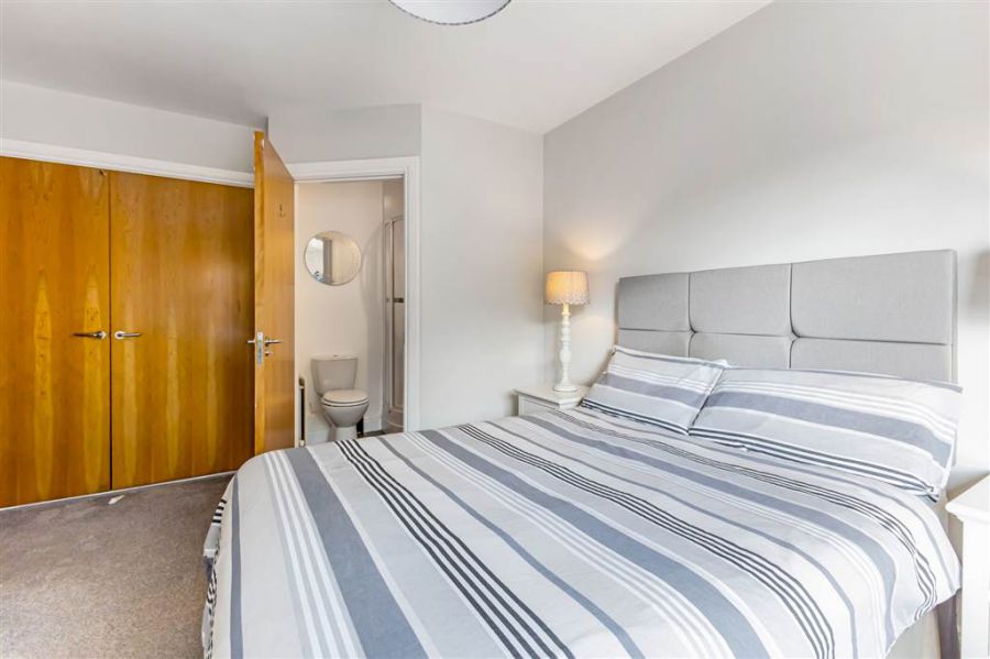 Apt 34 2 Annadale Square