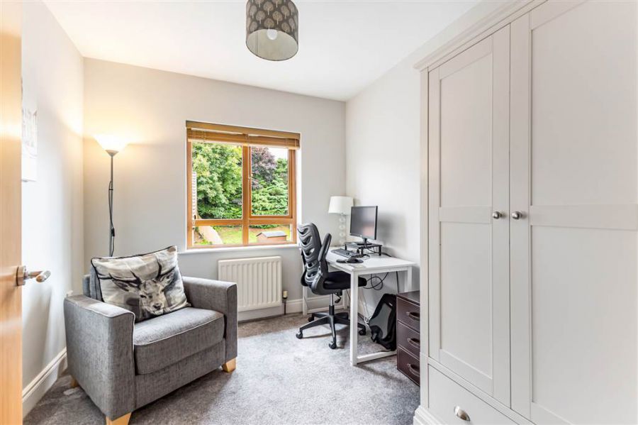 Apt 34 2 Annadale Square
