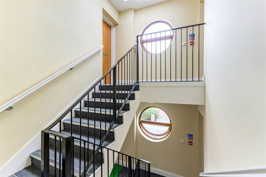 Apt 34 2 Annadale Square