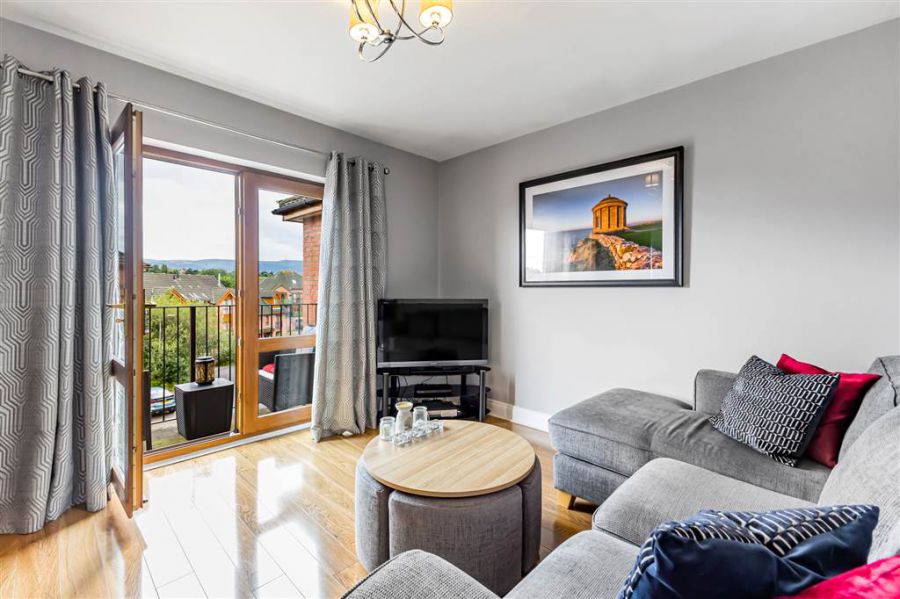 Apt 34 2 Annadale Square