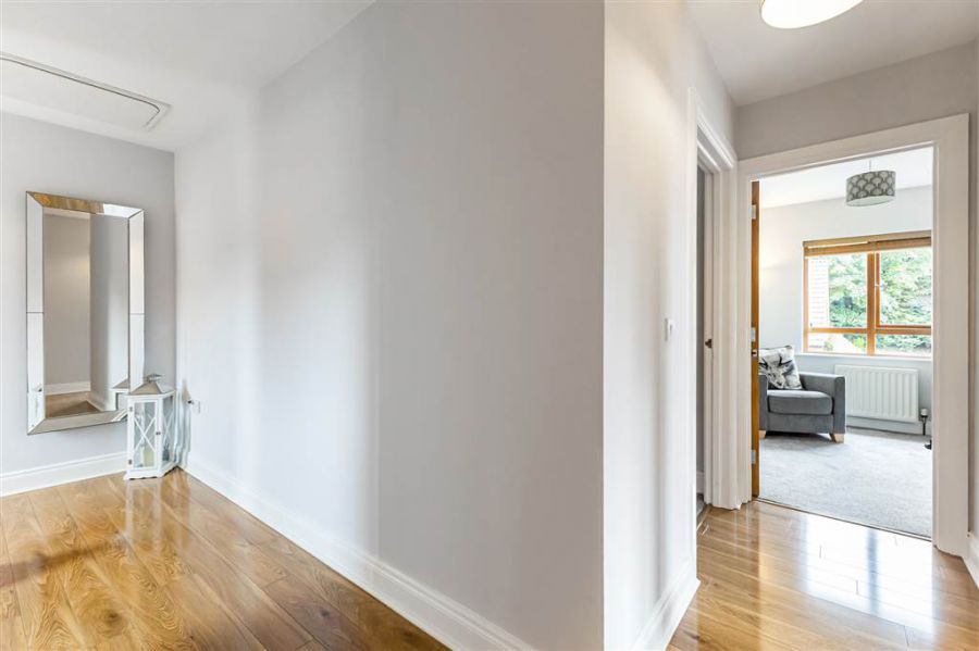 Apt 34 2 Annadale Square