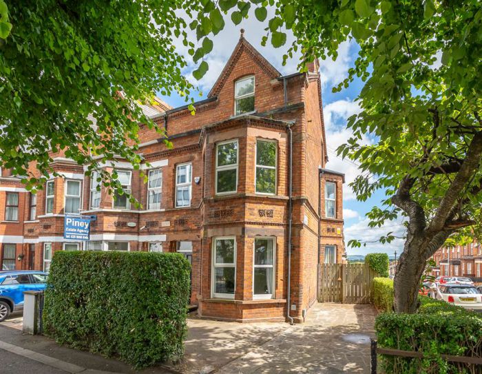 44 Stranmillis Road, stranmillis,, belfast, BT9 5AA