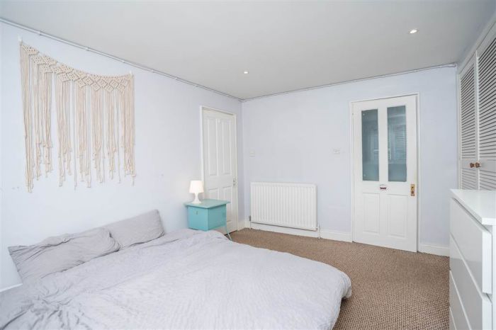 Apt C, Notting Hill Manor Apt C, Notting Hill Manor