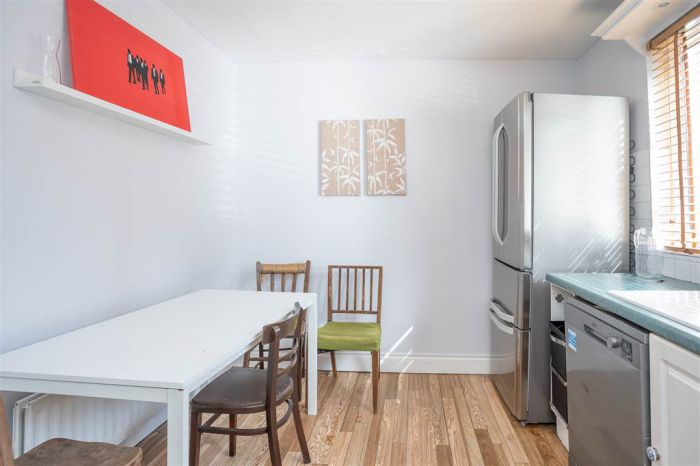 Apt C, Notting Hill Manor Apt C, Notting Hill Manor