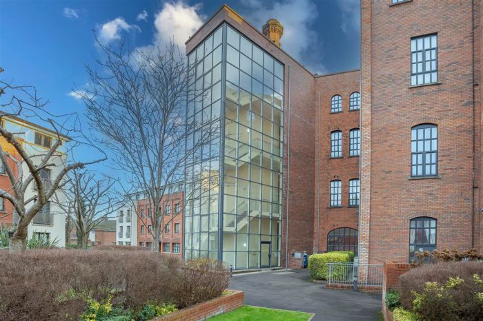 4 Beechmount Building, old bakers court , belfast, BT6 8QY 