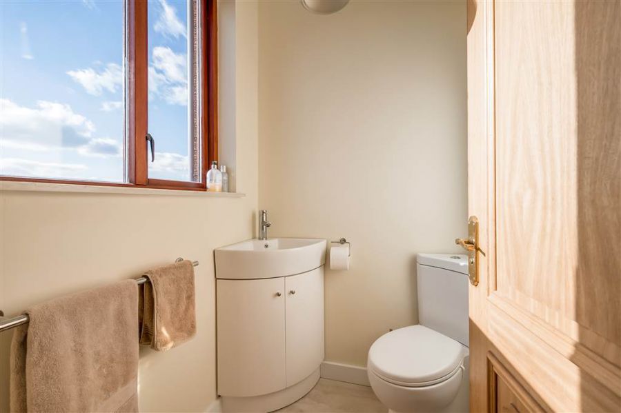8 Royal Lodge Mews