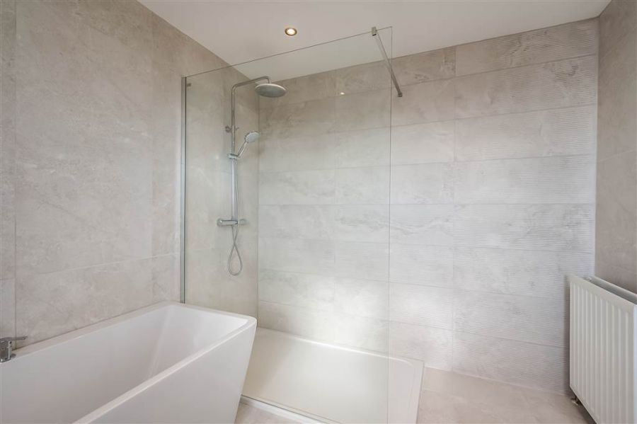8 Royal Lodge Mews