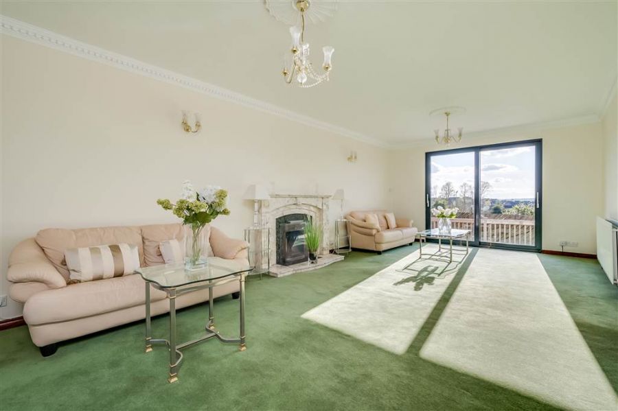 8 Royal Lodge Mews