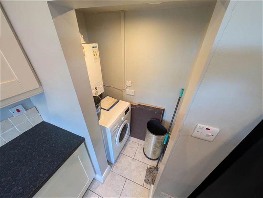 70 Sandhurst Drive 70 Sandhurst Drive