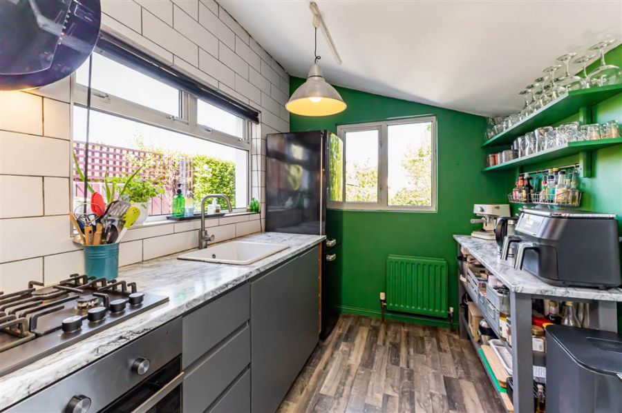 372 Castlereagh Road
