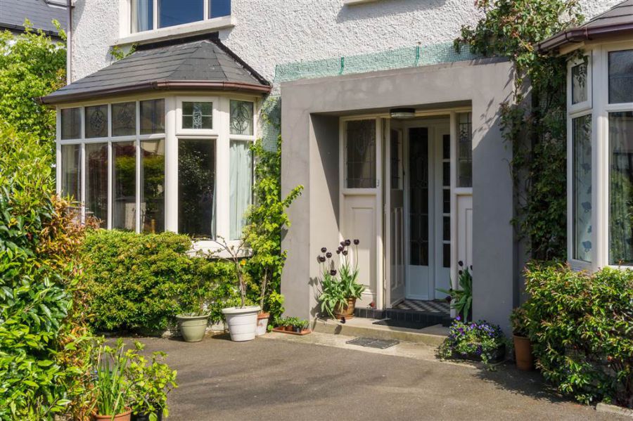 10 Shrewsbury Drive