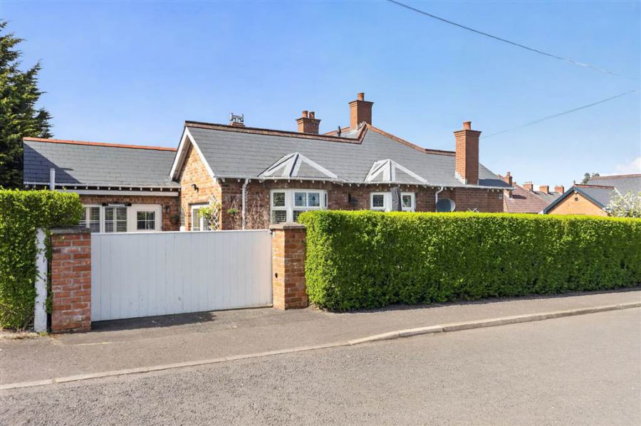 13 Prince Edward Park, Stranmillis, Belfast, BT9 5FZ