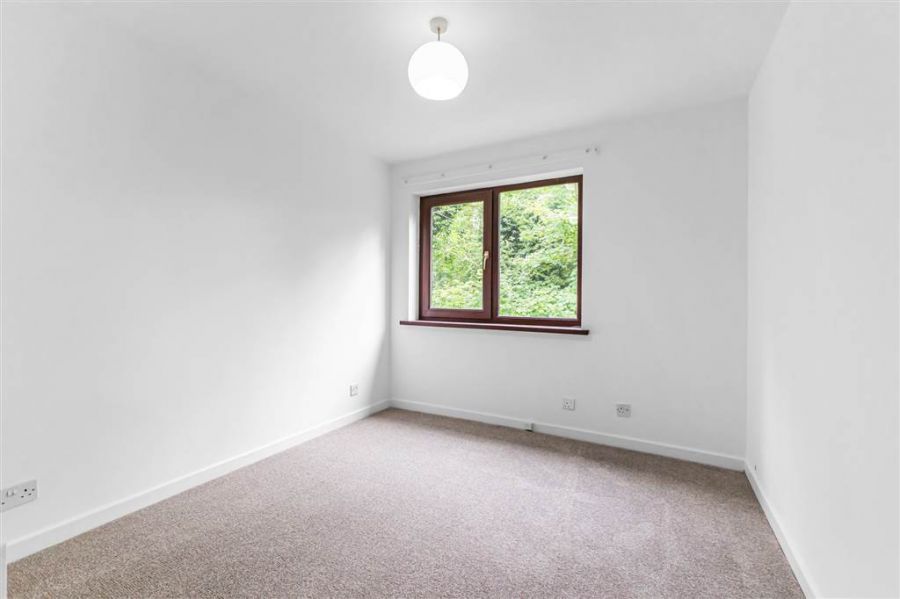 8c Stranmillis Court