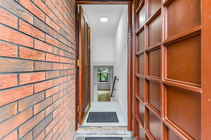 8c Stranmillis Court