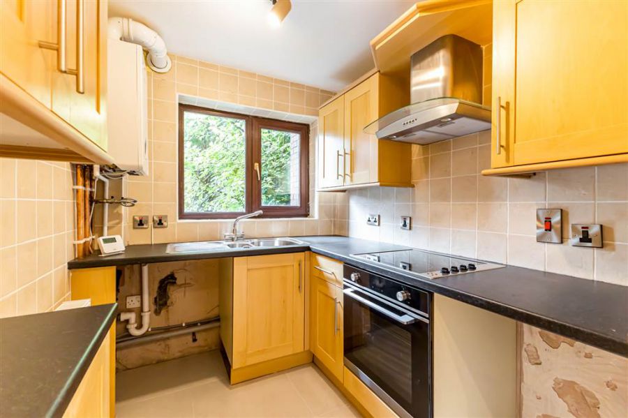 8c Stranmillis Court