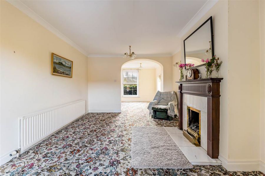 6 Windsor Court
