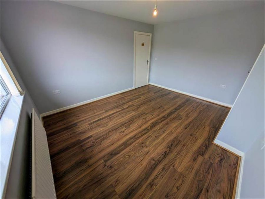 37 Glendale Avenue North