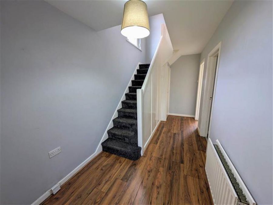 37 Glendale Avenue North
