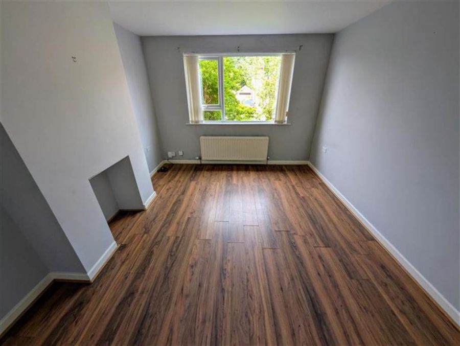 37 Glendale Avenue North