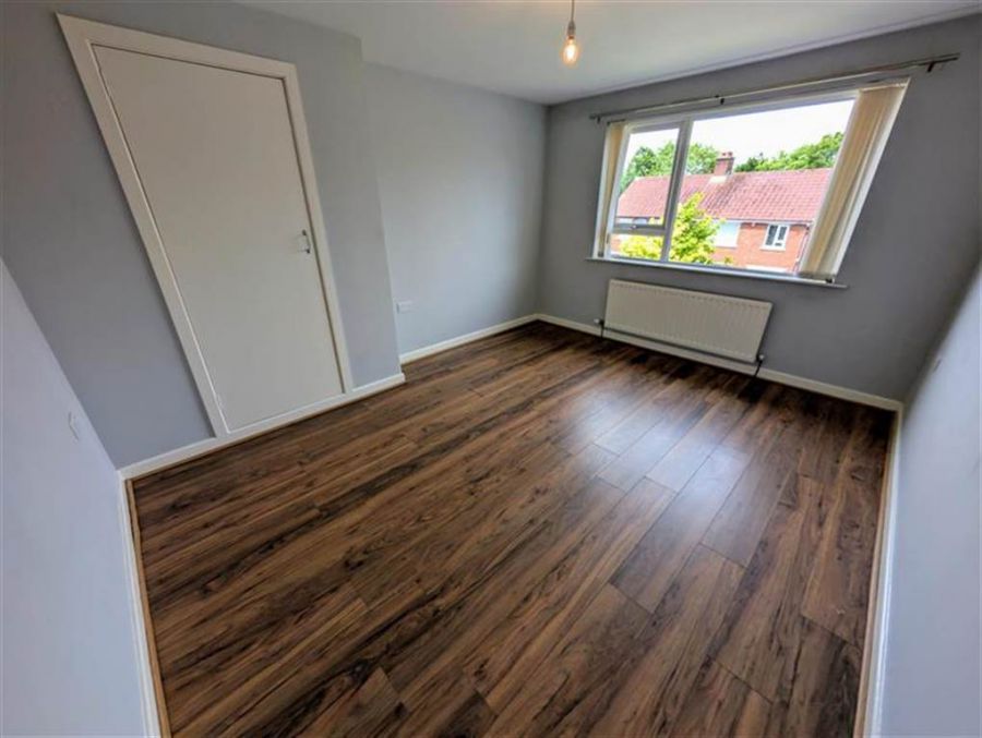 37 Glendale Avenue North