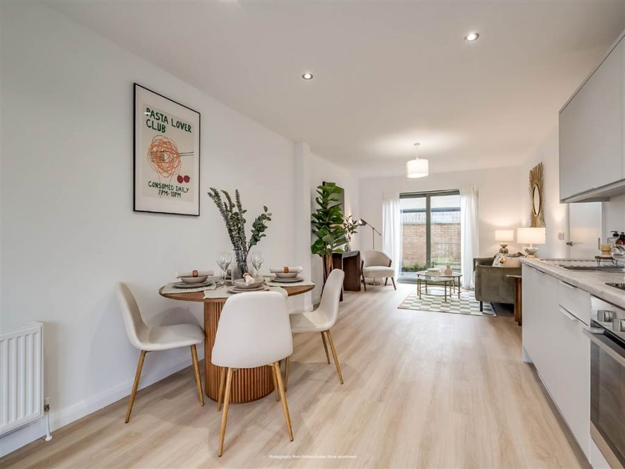 Apt 2 Essex Mews