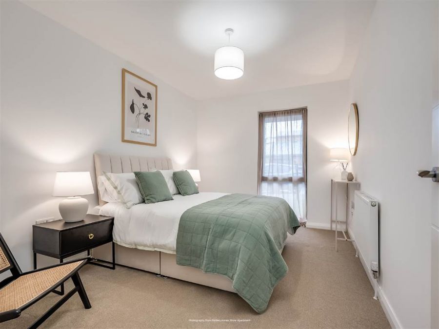 Apt 10 Essex Mews