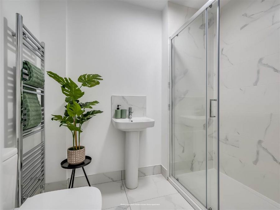Apt 10 Essex Mews