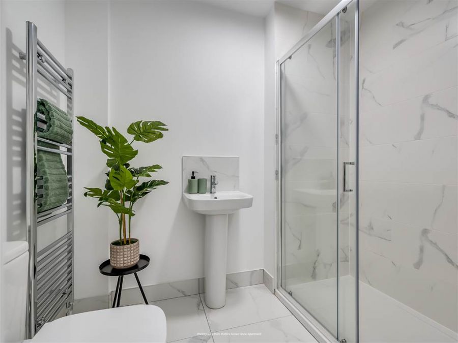 Apt 11 Essex Mews