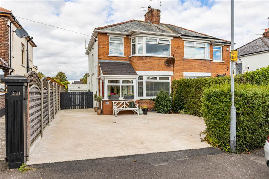 24 Knockbreda Park, Rosetta, Belfast, BT6 0HB