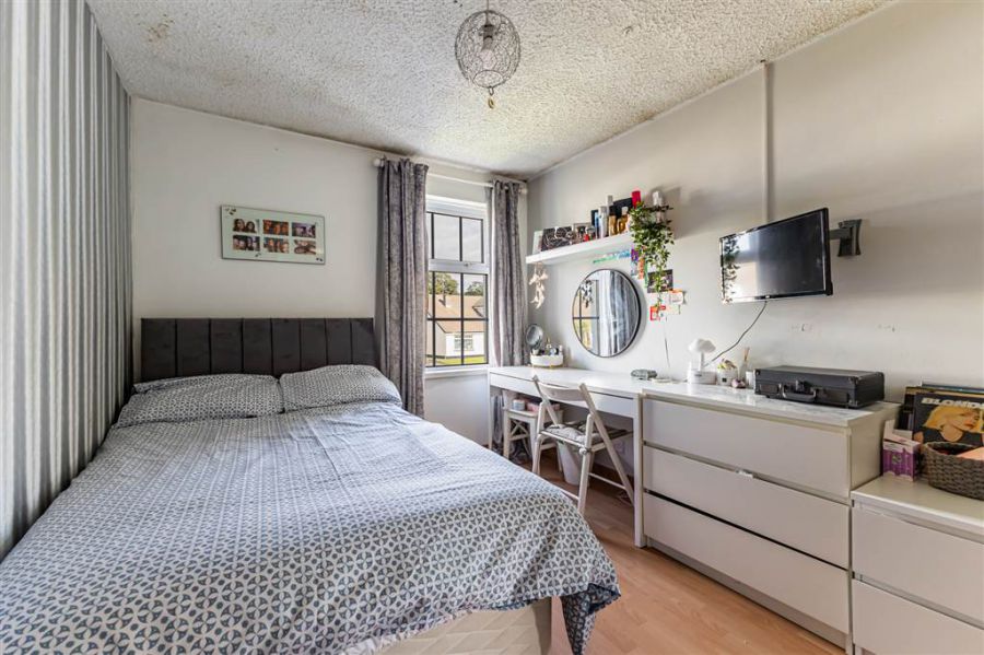 32 Smeaton Park